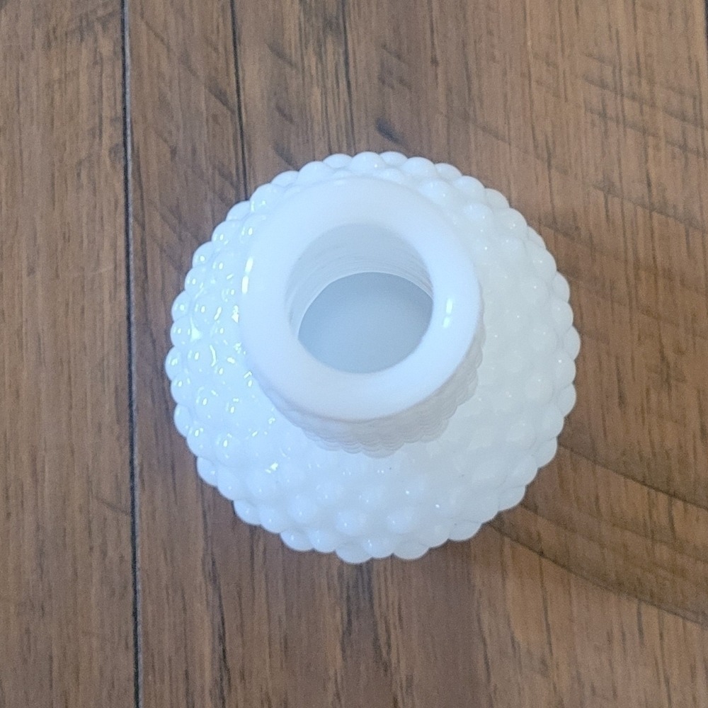 Vintage White Milk Glass Hobnail Bud Vase Bulbous Base Mid Century Modern 6.5" - Picture 4 of 6